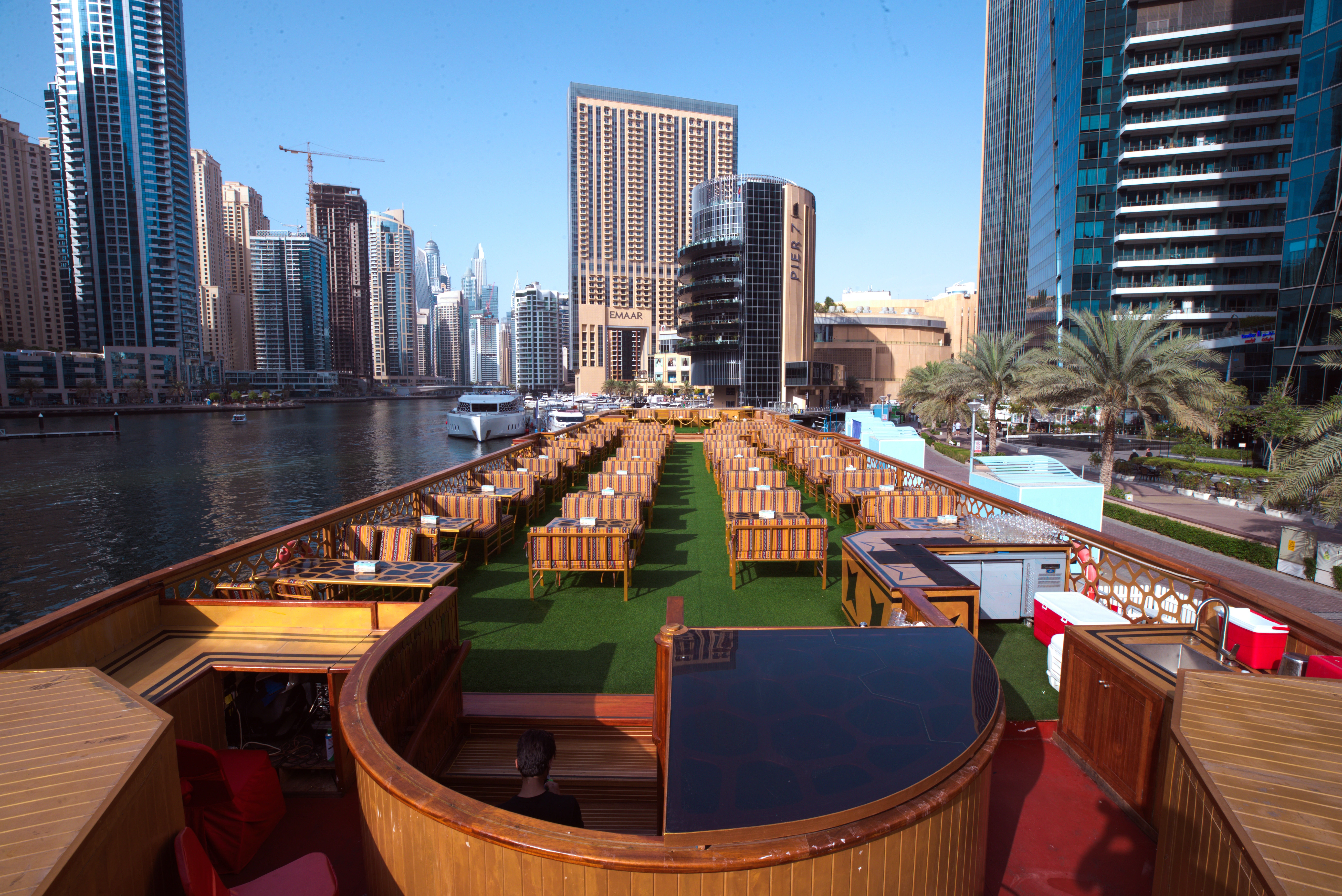 OCEAN EMPRESS Dinner Cruise – Unlimited Alcoholic Drinks